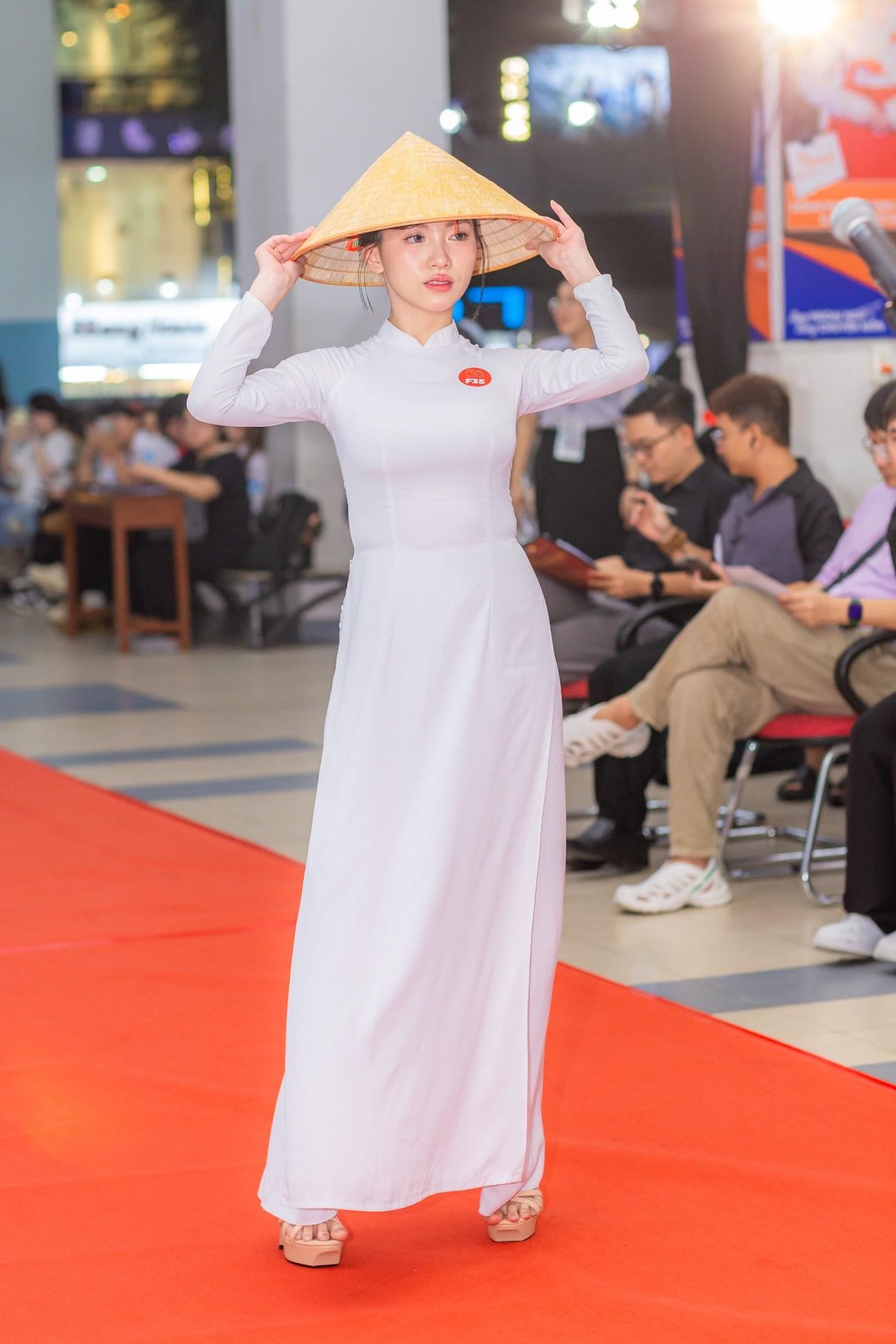 Doan-Hoi-HUFLIT-MM-HUFLIT-2025-2.jpg