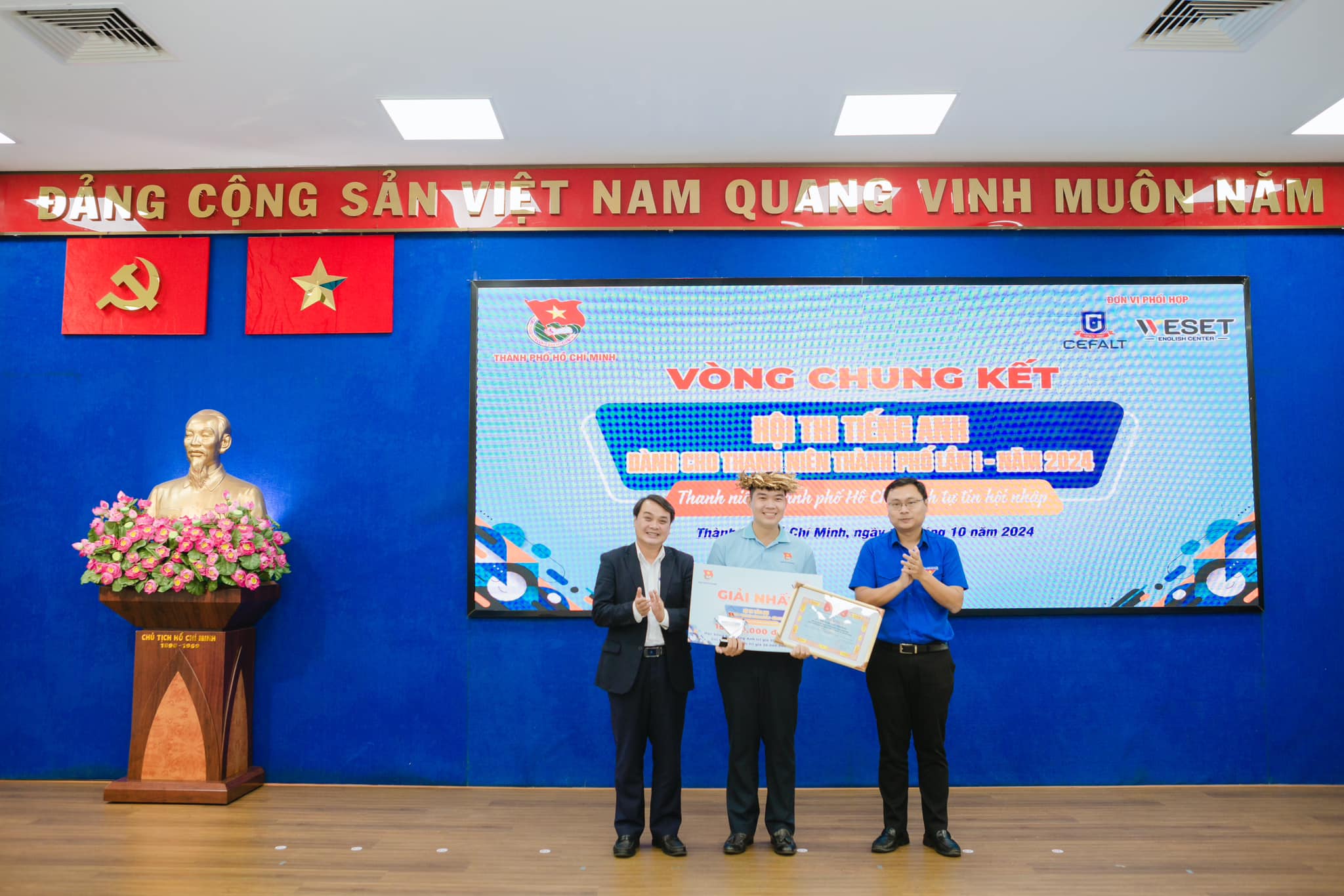 Doan-Hoi-HUFLIT-Khen-thuong-cac-cuoc-thi-2.jpg