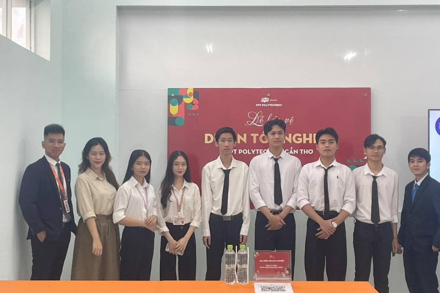 FPT-Polytechnic_CT_Bee_monney-1.png
