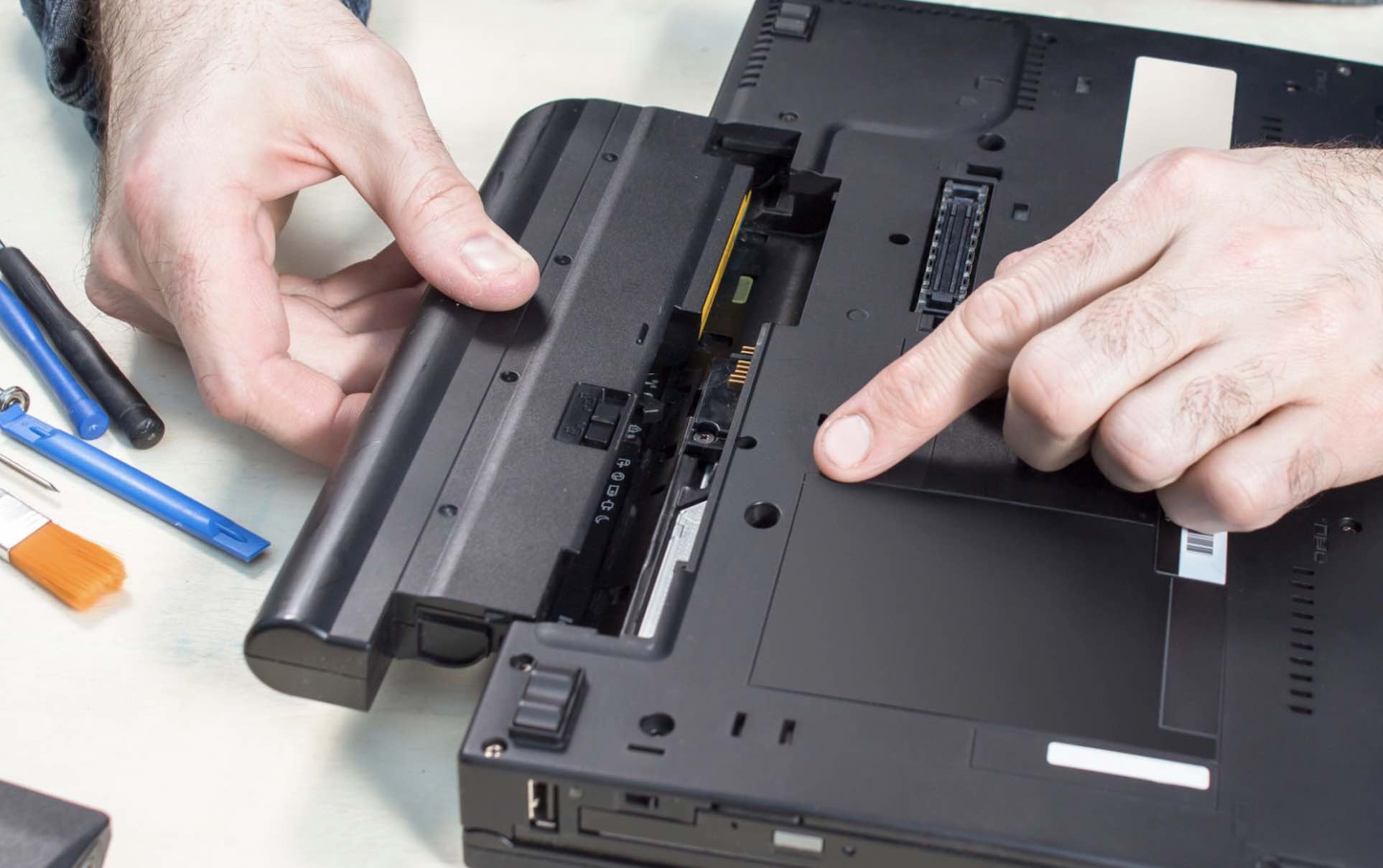 0205_huong-dan-kiem-tra-pin-laptop-1.jpg