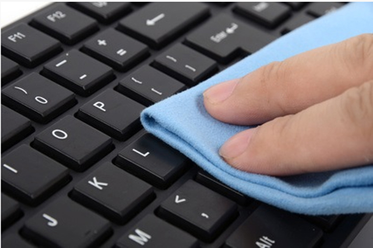 0201_ve_sinh_ban_phim_laptop_1.png