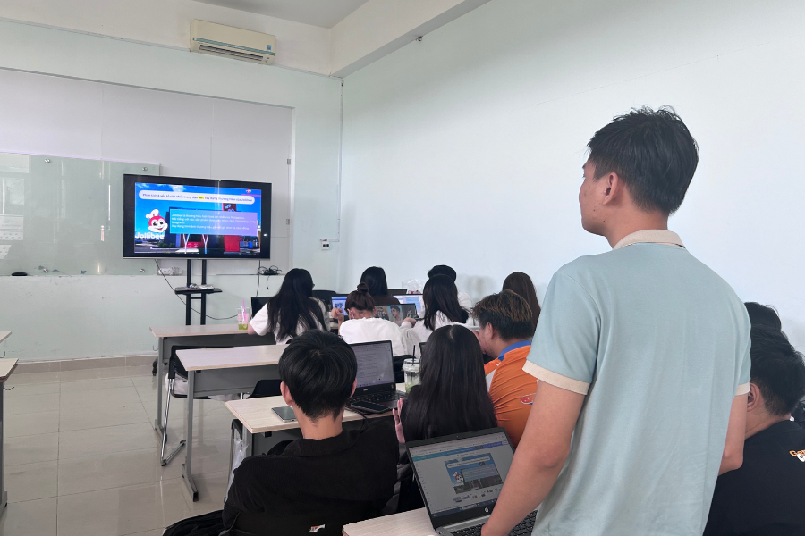 FPT-Polytechnic_CT_dao_duc_thuong_hieu-1.png