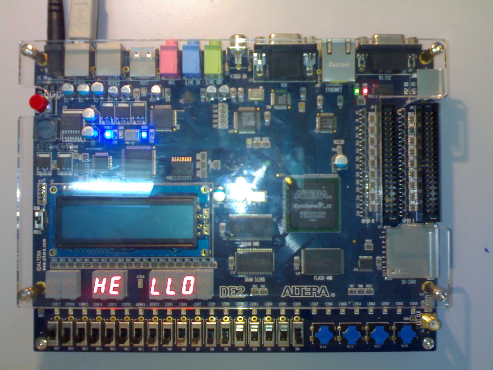 Microprocessor_on_Altera_DE2.jpg